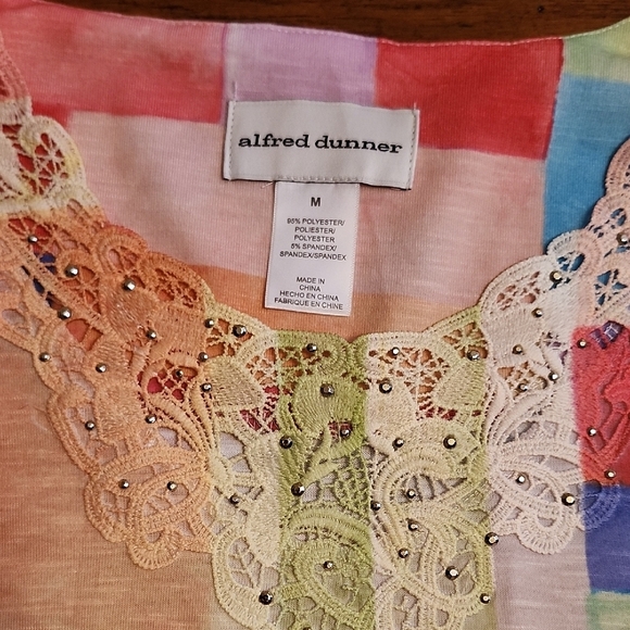 NWT Alfred Dunner Multicolor Geometric Long Sleeve Tee - Picture 2 of 3